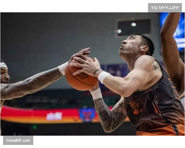 广东东阳光萨林杰CBA生涯总得分达到5867分,追平历史第49位 广东东阳光萨林杰CBA生涯总得分达到5867分,追平历史第49位